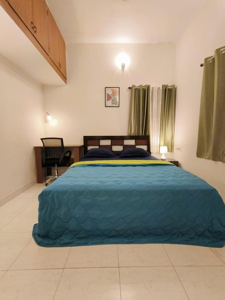 Homestayz Crown Bangalore Room photo